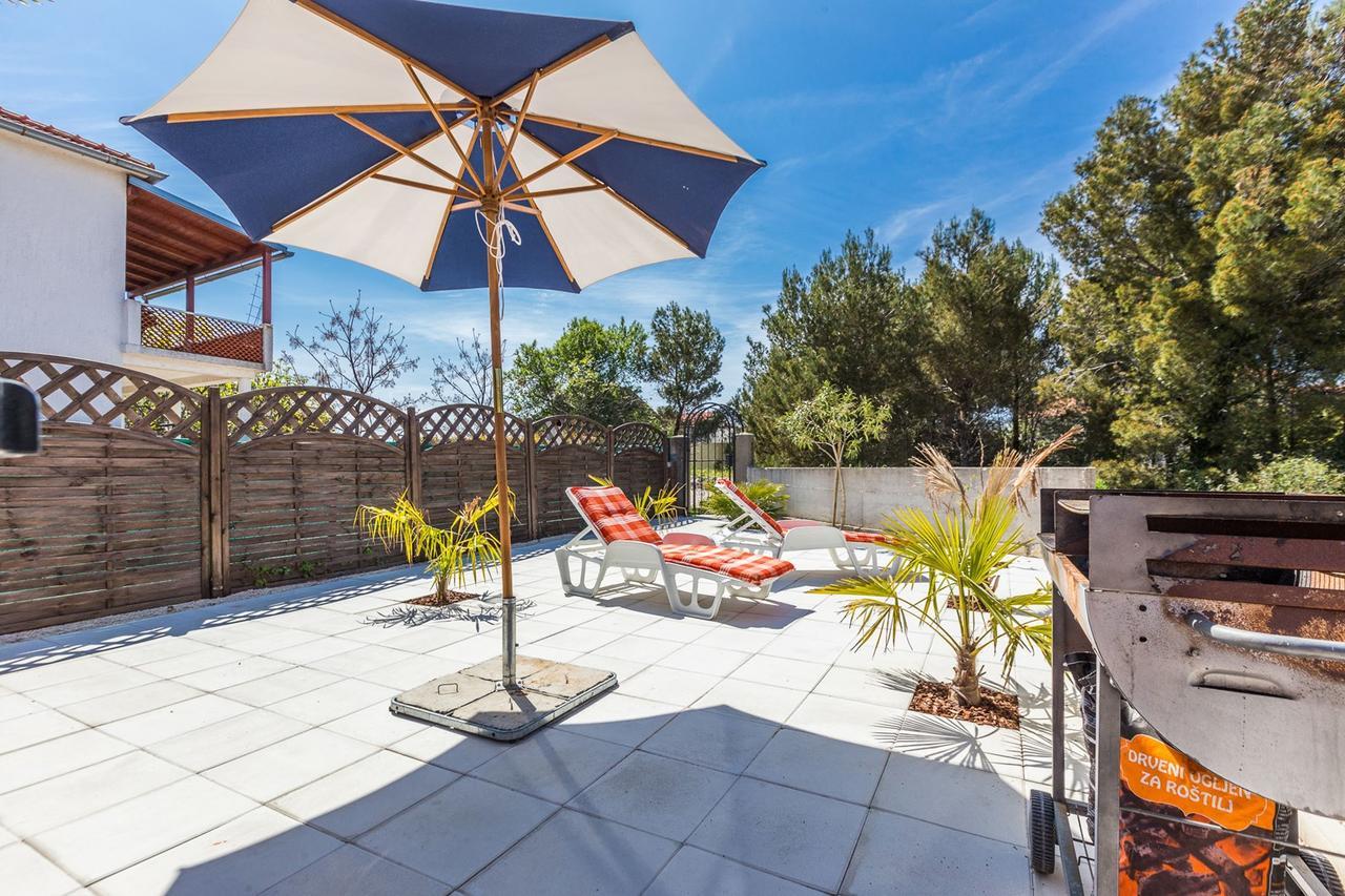Holliday Home Maxdom Sukošan Εξωτερικό φωτογραφία